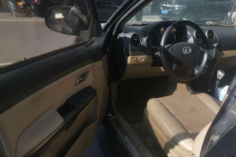 Used Haval H5 Classic 2010 European-style Model Green Quiet 2.0T Manual Two-Wheel Drive Luxury Version