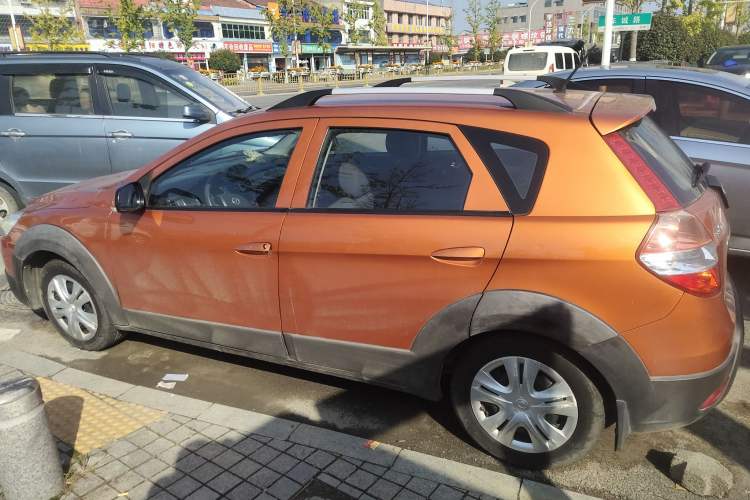 Used Dongfeng Aeolus H30 2014 CROSS 1.5L Manual Gratitude Edition
