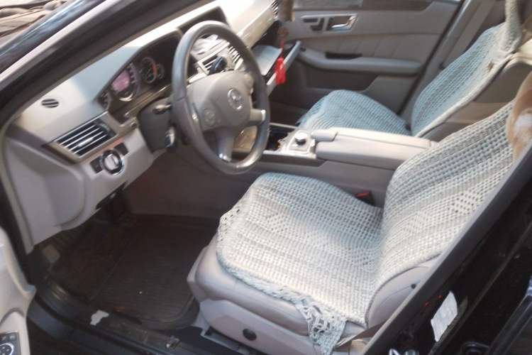 Used Mercedes-Benz E-Class 2009 E 300 Elegant Model
