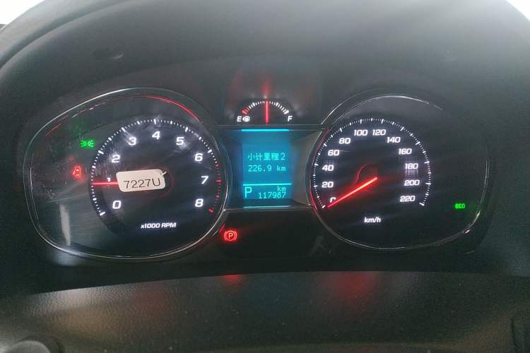 Used Chevrolet Captiva 2015 2.4L 4x4 Flagship Edition 7-Seater
