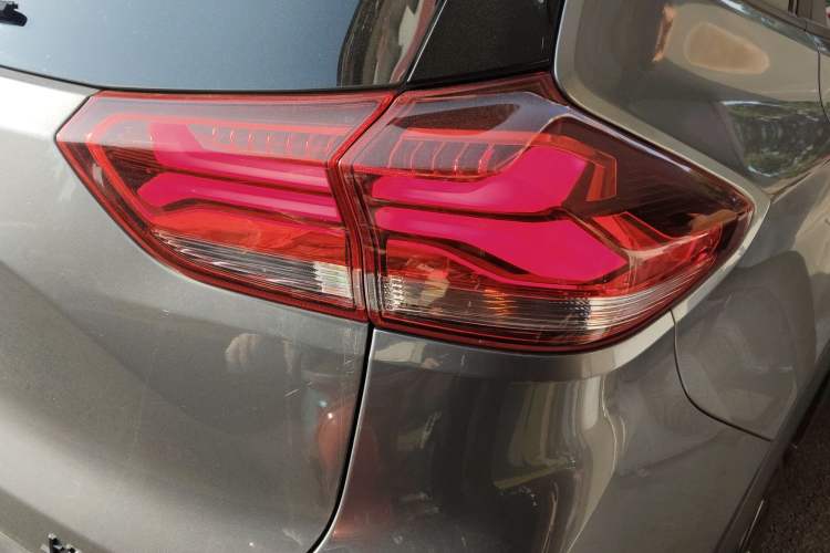 Used Chevrolet Trax 2019 Redline 325T Automatic Fun Edition China VI Standard
