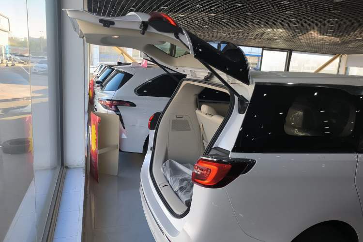 Used Buick GL8 2023 ES Lu Zun Comfort Model
