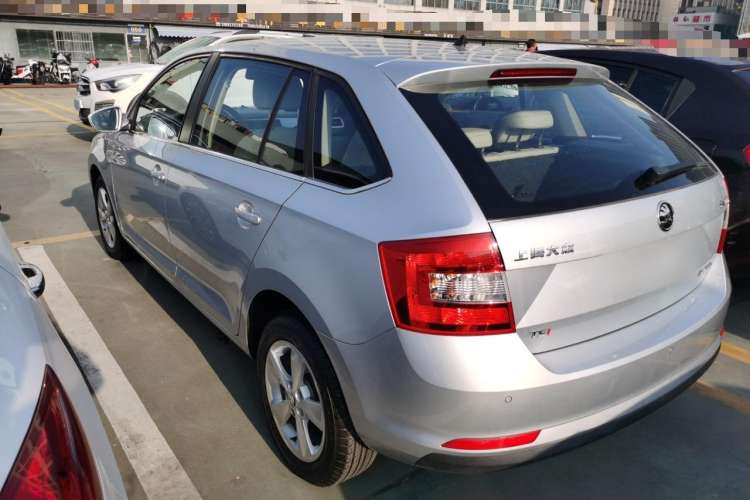 Used Skoda Rapid Spaceback 2014 1.4 TSI DSG Comfort Edition
