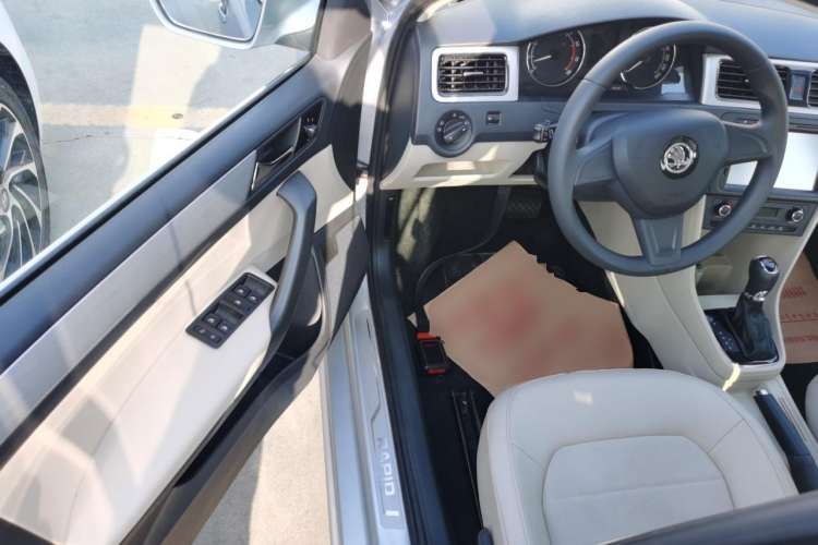 Used Skoda Rapid Spaceback 2014 1.4 TSI DSG Comfort Edition
