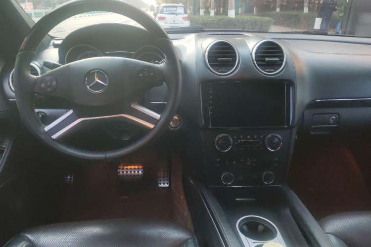 Used Mercedes-Benz GL-Class 2011 GL 450 Prestige Grand Edition Center Console