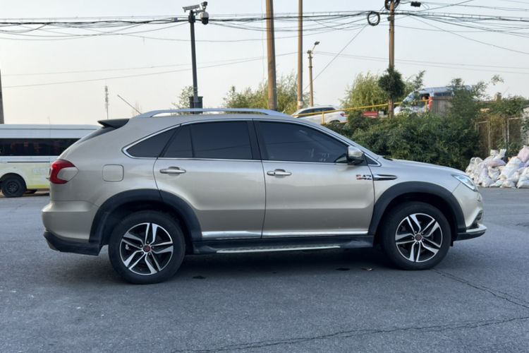Used BYD Tang New Energy 2015 2.0T Four-Wheel-Drive Flagship Model Exterior 3