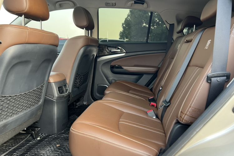 Used BYD Tang New Energy 2015 2.0T Four-Wheel-Drive Flagship Model Interior 6