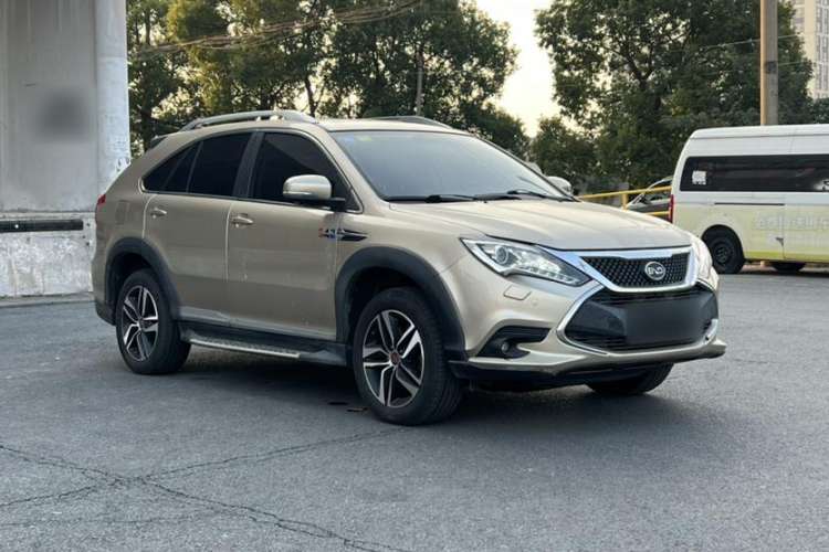 Used BYD Tang New Energy 2015 2.0T Four-Wheel-Drive Flagship Model Exterior 2