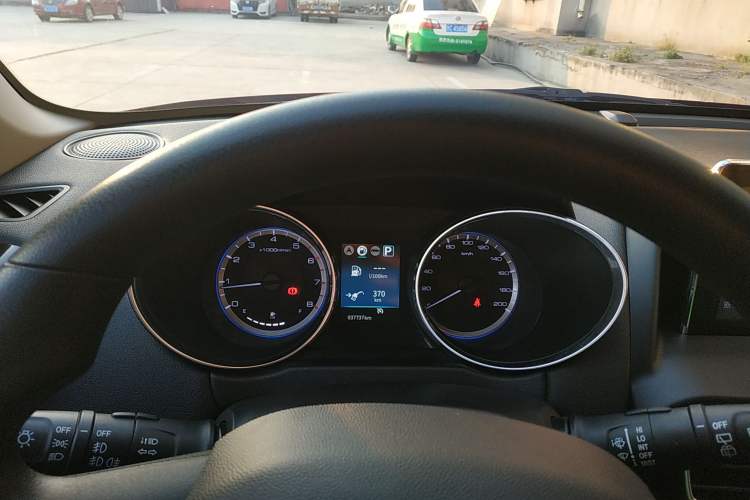 Used Dongfeng Aeolus AX4 2017 1.6L DCT Trendy Style