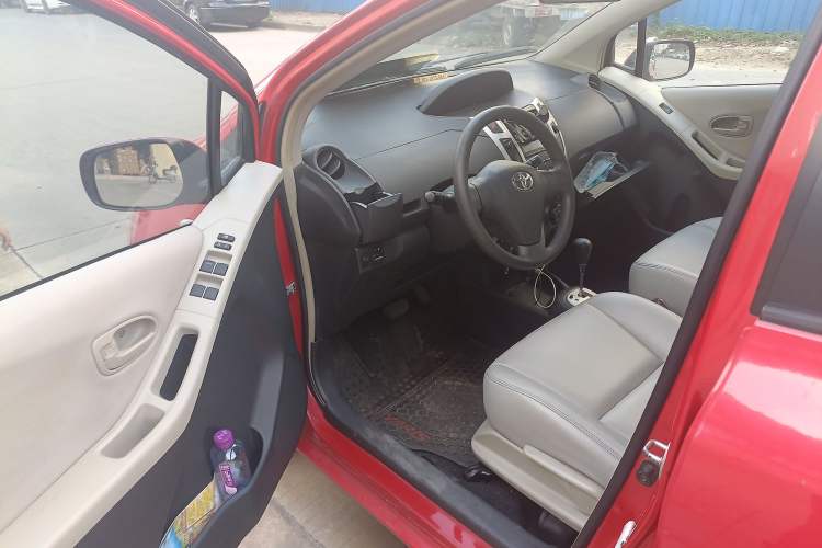 Used Toyota Yaris 2011 1.6E Automatic Charm Edition Driver Seat