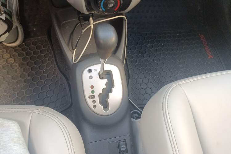Used Toyota Yaris 2011 1.6E Automatic Charm Edition Gear Lever