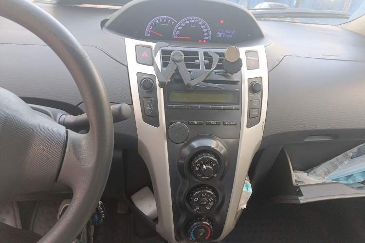 Used Toyota Yaris 2011 1.6E Automatic Charm Edition Audio And AC Panel