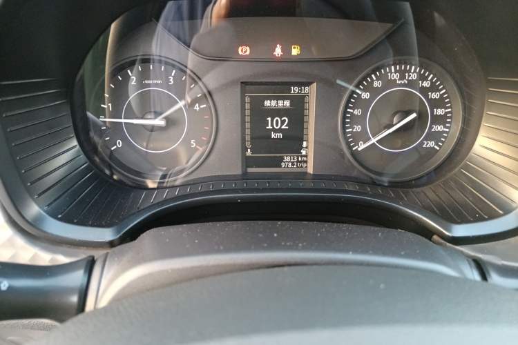 Used JMC Baodian 2022 2.5T Diesel 2WD Comfort Edition with Flat Bed and Extended Wheelbase – JX4D25A6L
