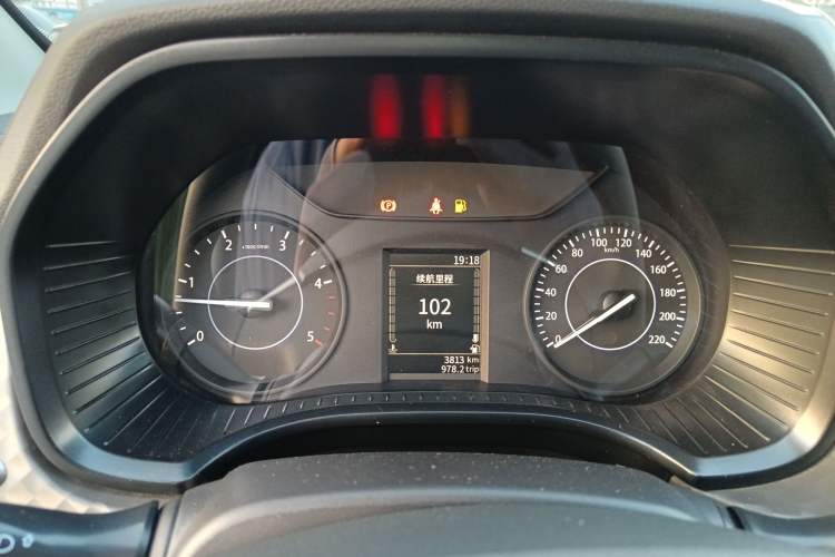 Used JMC Baodian 2022 2.5T Diesel 2WD Comfort Edition with Flat Bed and Extended Wheelbase – JX4D25A6L
