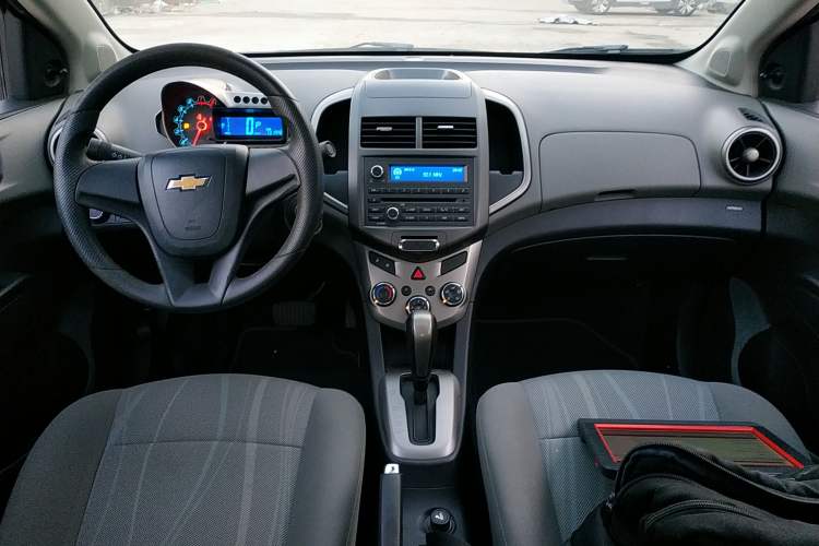 Used Chevrolet Aveo Sonic 2013 Sedan 1.4L Automatic with Sunroof