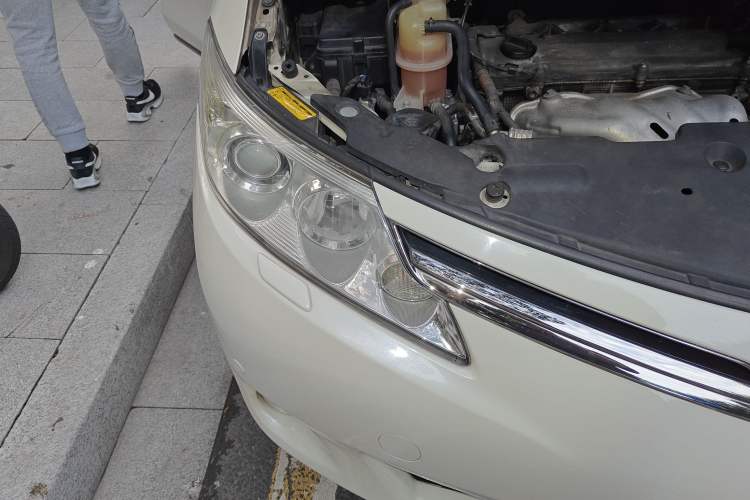 Used Toyota Previa 2006 2.4L 7-Seater Luxury Edition Right Front Headlight