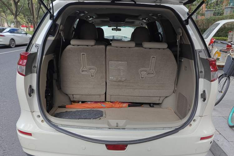 Used Toyota Previa 2006 2.4L 7-Seater Luxury Edition Trunk