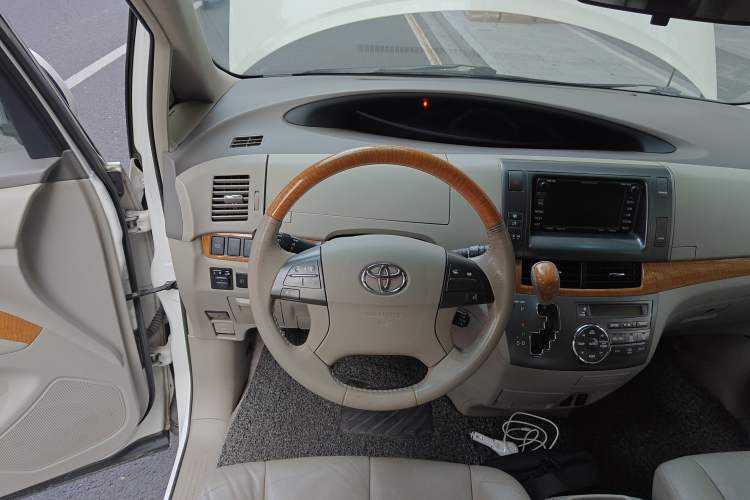 Used Toyota Previa 2006 2.4L 7-Seater Luxury Edition Steering Wheel