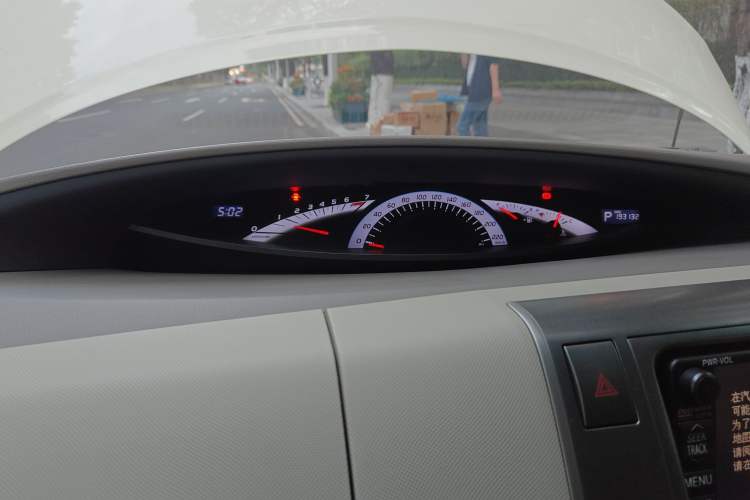 Used Toyota Previa 2006 2.4L 7-Seater Luxury Edition Instrument Cluster