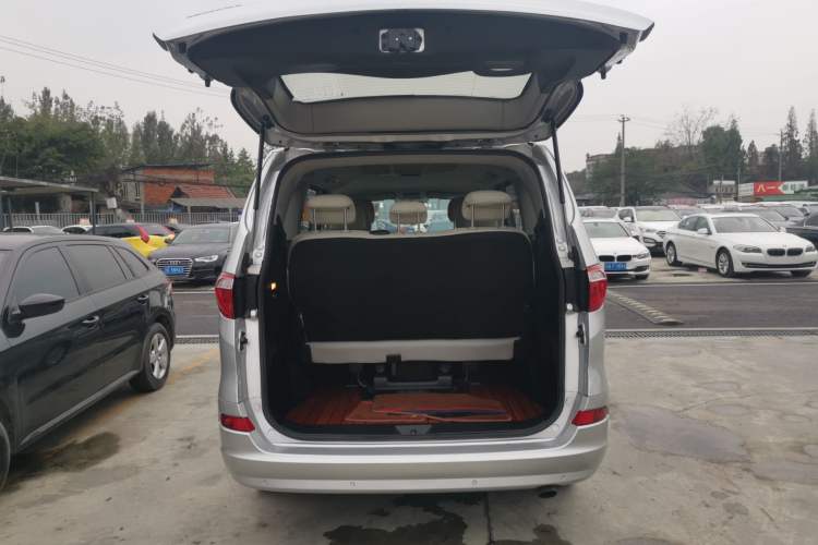 Used Huasong 7 2017 2.0T Automatic Standard Edition
