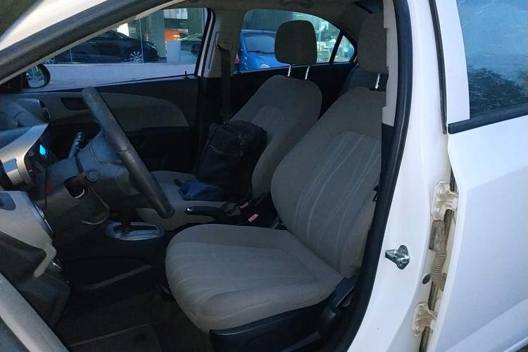 Used Chevrolet Aveo Sonic 2013 Sedan 1.4L Automatic with Sunroof