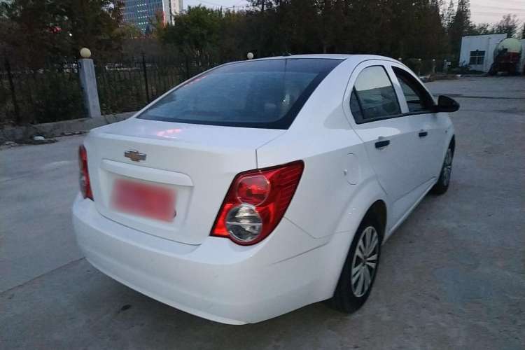 Used Chevrolet Aveo Sonic 2013 Sedan 1.4L Automatic with Sunroof