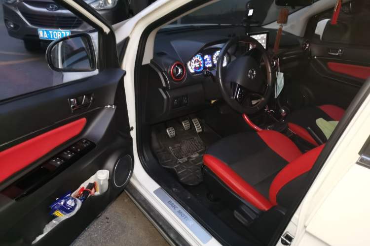 Used BAIC Senova X25 2015 1.5L manual Comfort trim level