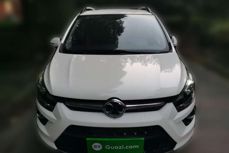 Used BAIC Senova X25 2015 1.5L manual Comfort trim level