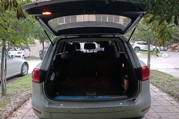 Used Volkswagen Touareg 2011 3.0 TDI Diesel Standard Version
