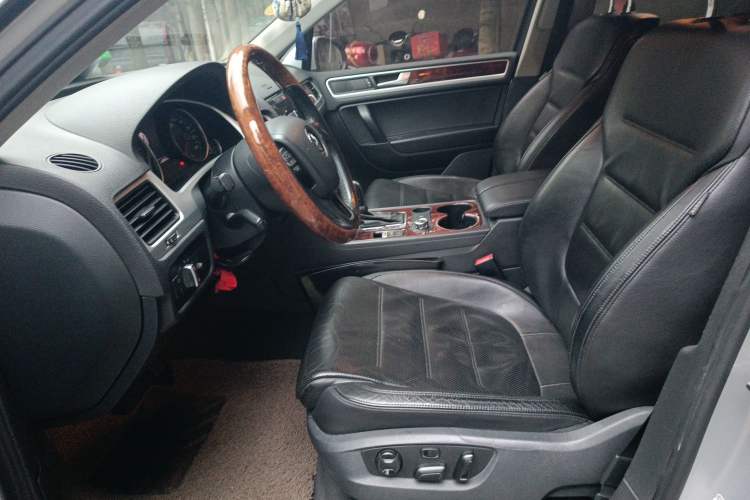 Used Volkswagen Touareg 2011 3.0 TDI Diesel Standard Version
