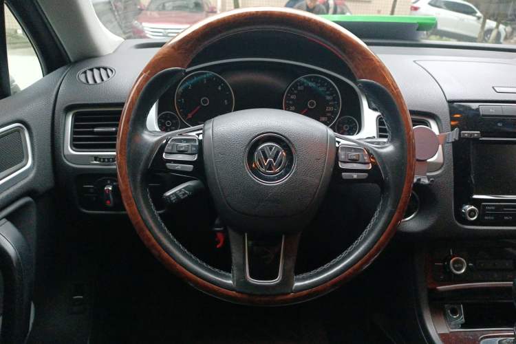 Used Volkswagen Touareg 2011 3.0 TDI Diesel Standard Version
