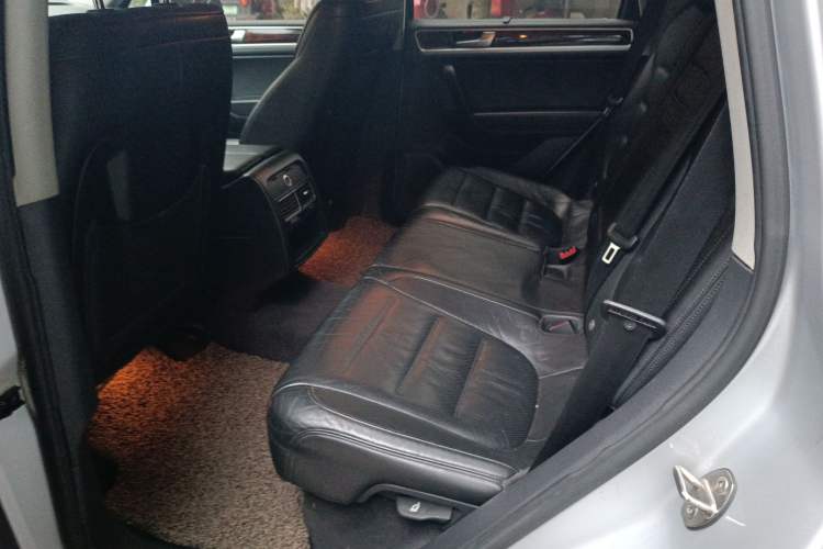 Used Volkswagen Touareg 2011 3.0 TDI Diesel Standard Version
