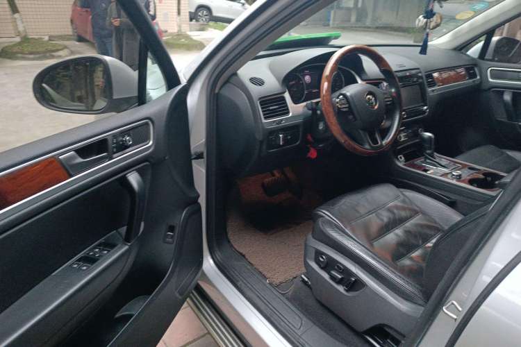 Used Volkswagen Touareg 2011 3.0 TDI Diesel Standard Version
