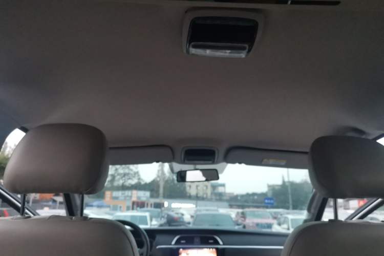 Used Huasong 7 2017 2.0T Automatic Standard Edition
