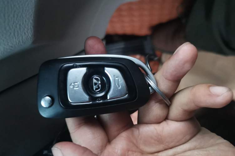 Used Huasong 7 2017 2.0T Automatic Standard Edition
