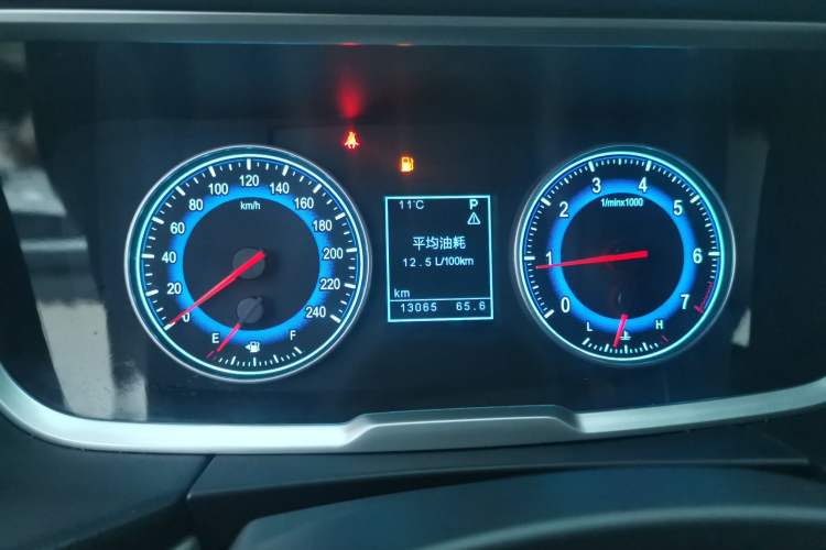 Used Huasong 7 2017 2.0T Automatic Standard Edition
