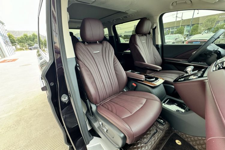 Used Hongqi HQ9 2023 2.0T Smart Connect Flagship Edition