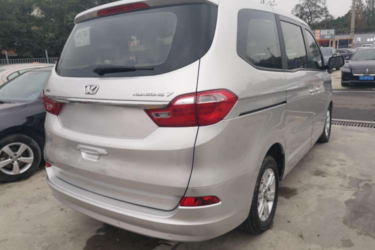 Used Huasong 7 2017 2.0T Automatic Standard Edition
