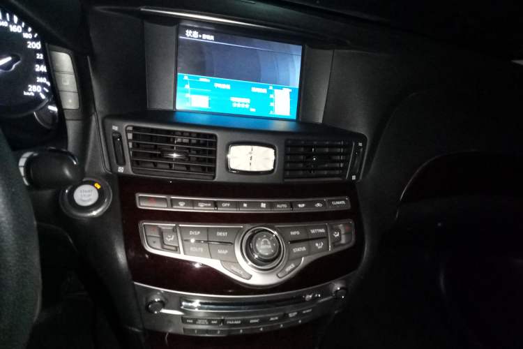 Used Infiniti M Series 2011 M25 Luxury Model