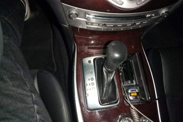 Used Infiniti M Series 2011 M25 Luxury Model