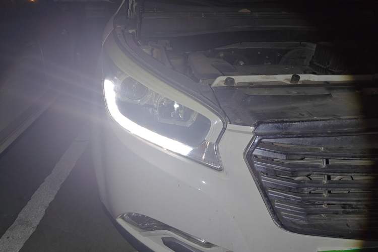 Used Huatai Santa Fe 2017 1.5T Gasoline Automatic Two-Wheel Drive Smart Enjoyment i3 Model