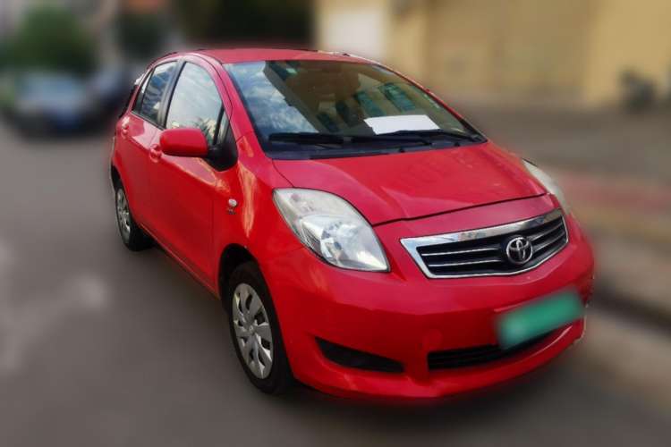 Used Toyota Yaris 2011 1.6E Automatic Charm Edition Front Right 45 Deg