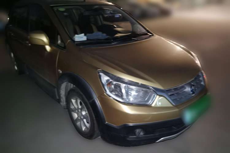 Used Venucia R50X 2013 1.6L Manual Model