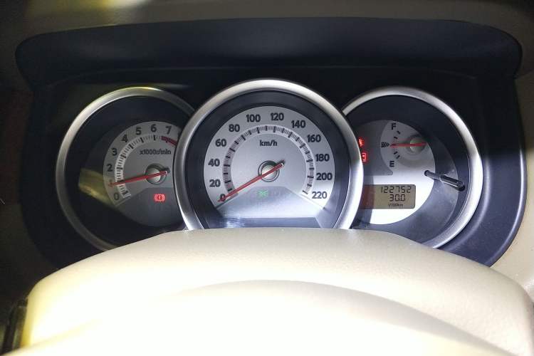 Used Nissan Tiida Sedan 2008 1.6L Manual Smart Version Instrument Cluster