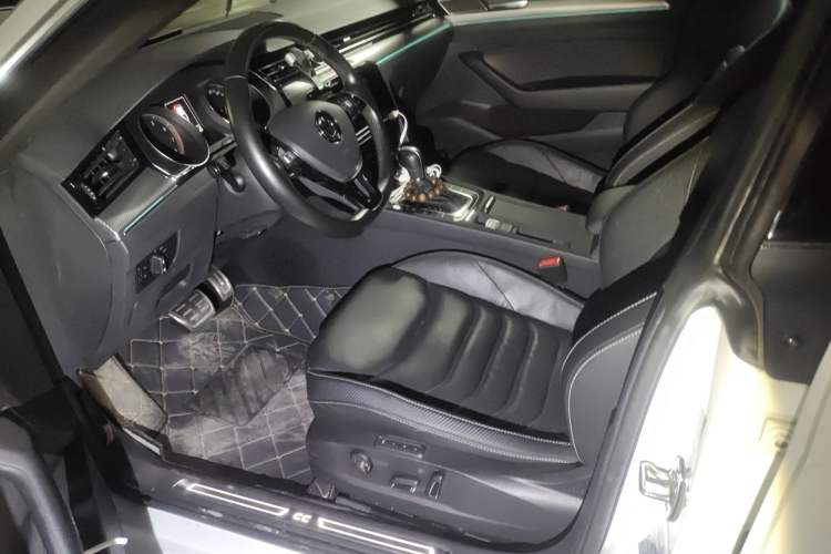 Used Volkswagen CC 2019 330TSI Glamour Edition China VI
