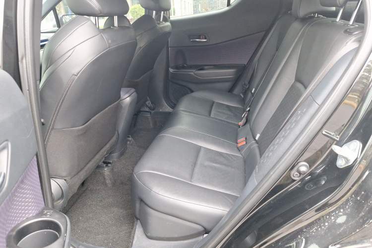 Used Toyota IZOA 2020 2.0L Yichi Version
