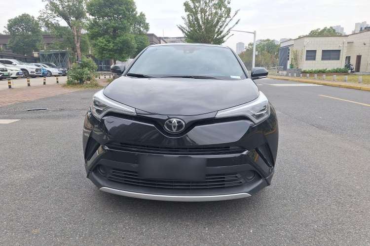 Used Toyota IZOA 2020 2.0L Yichi Version
