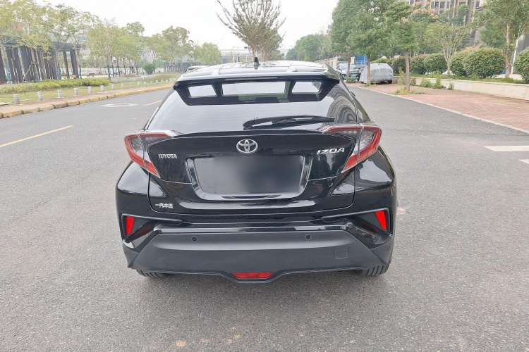 Used Toyota IZOA 2020 2.0L Yichi Version
