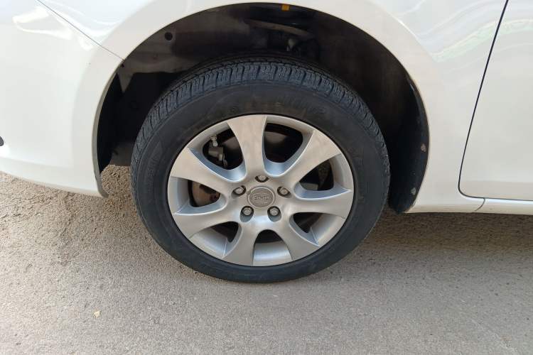 Used BYD e5 2016 300 Luxury Edition
