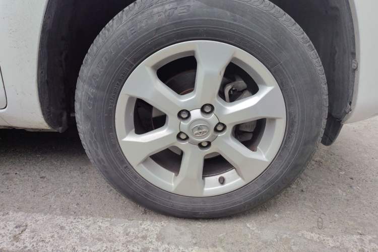 Used Toyota RAV4 2012 Luxurious Edition 2.0L Automatic All-Wheel Drive
